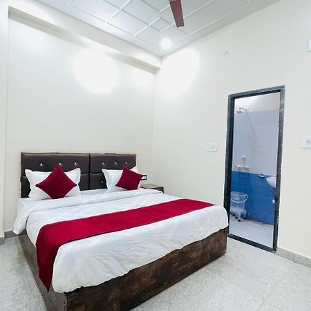The Lord Krishna Residency Vrindavan Hotel Bagian luar foto